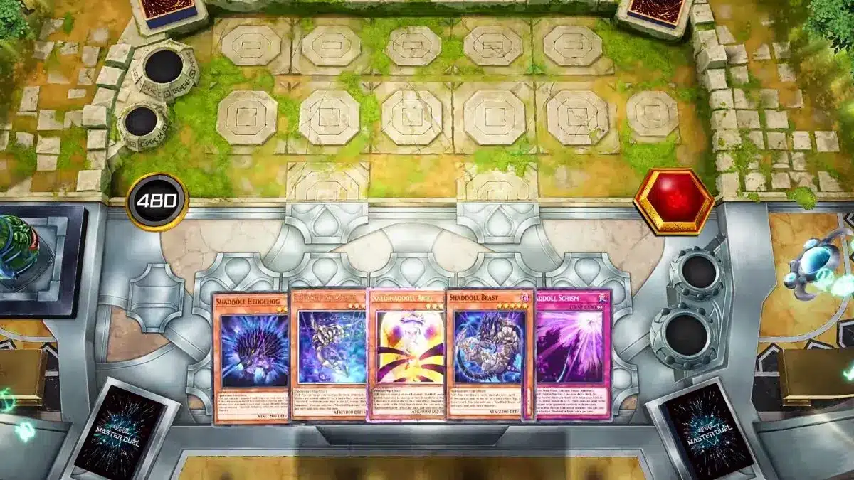 Desde su lanzamiento, Yu-Gi-Oh! Master Duel ha sido elogiado por su fiel representación del juego de cartas físico, su interfaz intuitiva y su amplia colección de cartas. El juego ofrece múltiples modos de juego, incluyendo duelos clásicos, torneos y eventos especiales que mantienen a los jugadores comprometidos y entretenidos.